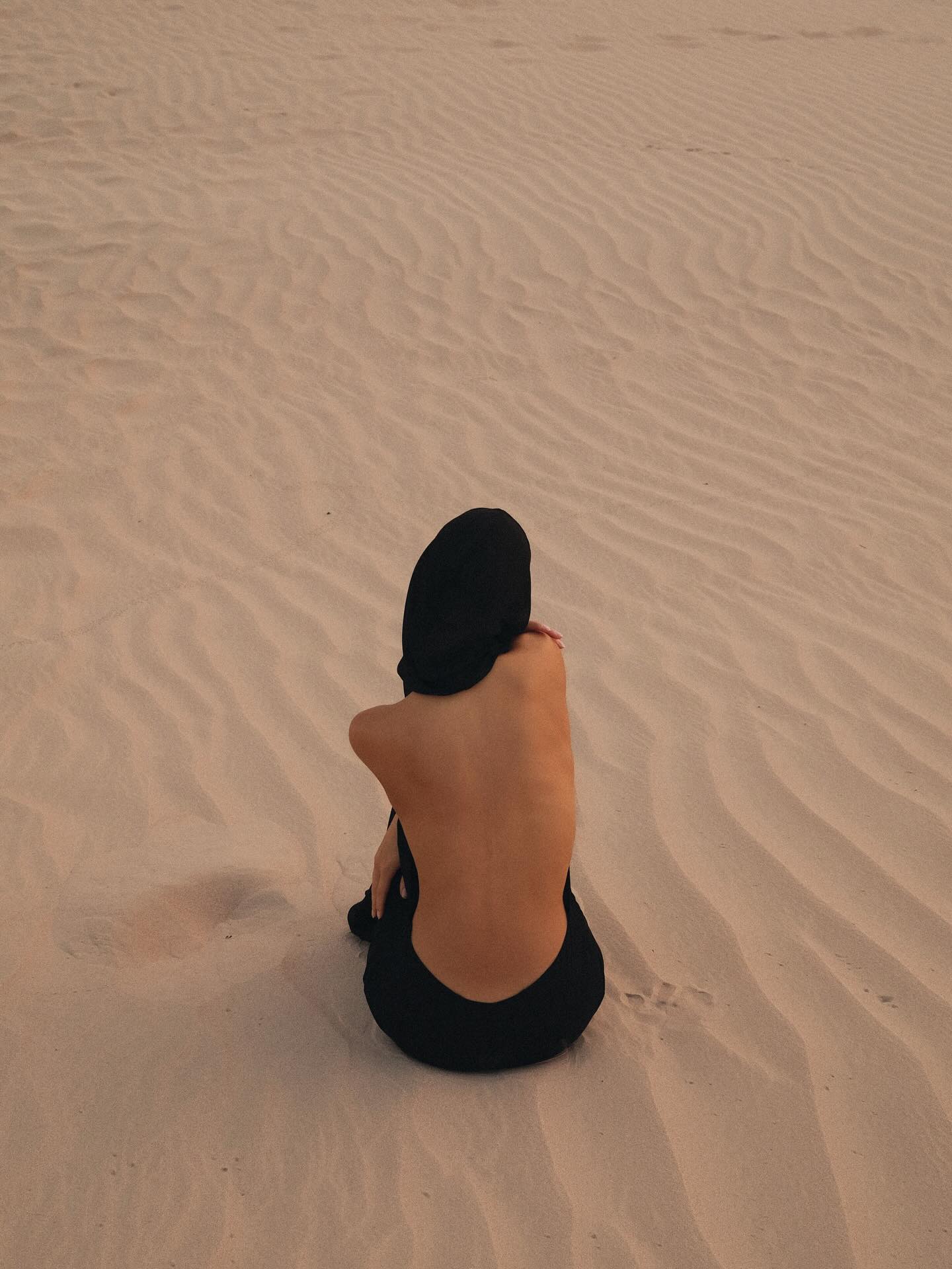 Backless Hooded Chiffon Maxi Dress