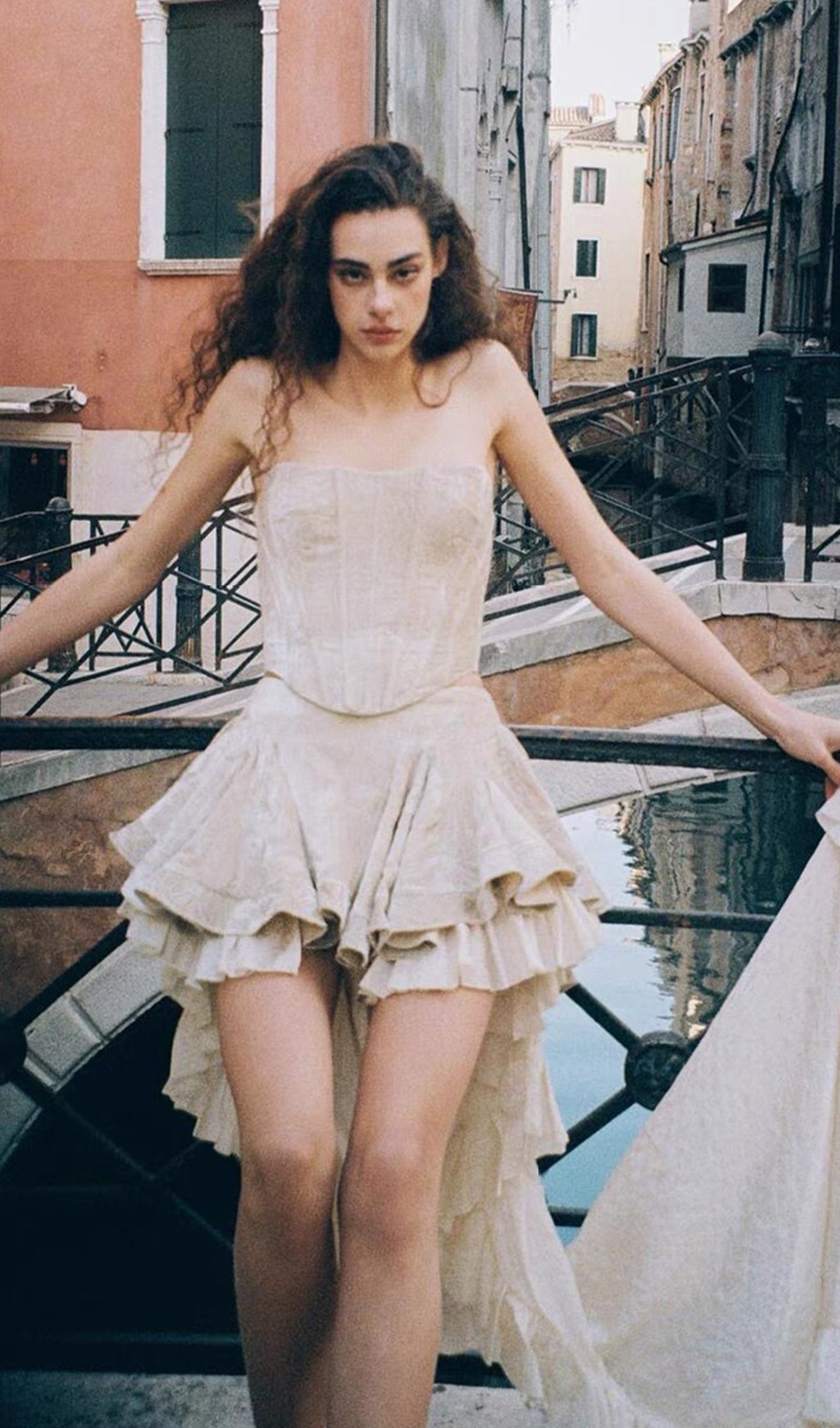 Embroidered Velvet Fishbone Train Skirt Sets