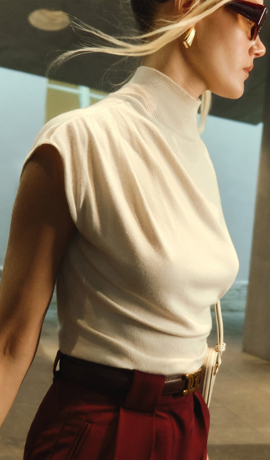 Sleeveless Knitted With Pleats Top