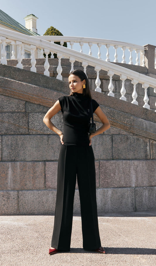 Sleeveless Knitted With Pleats Top