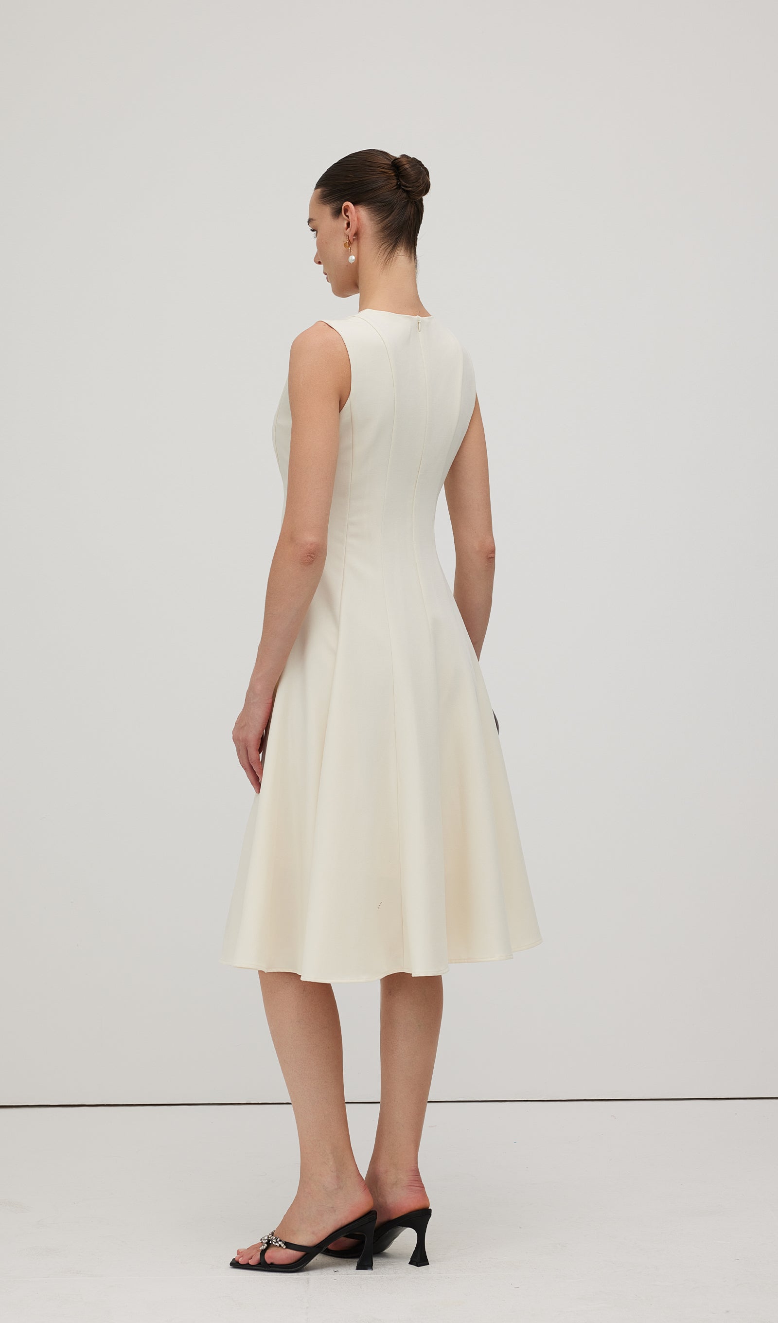 A Line Sleeveless Midi Dress