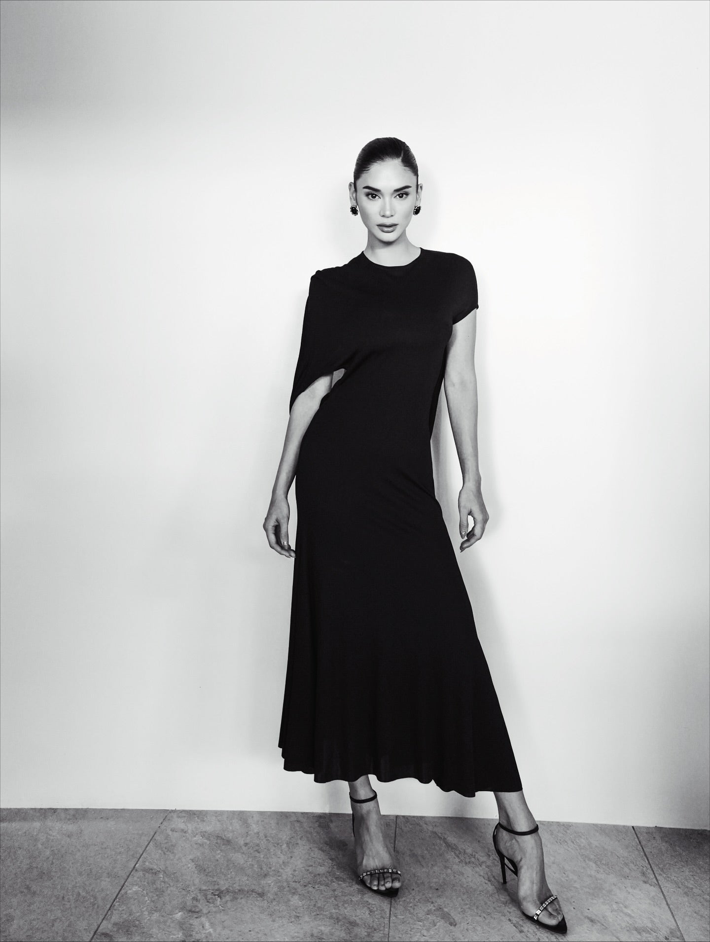 Crew-Neck Asymmetric-Sleeve Open-Back Black Knit Dress