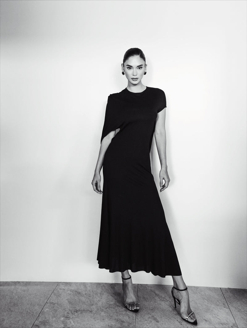 Crew-Neck Asymmetric-Sleeve Open-Back Black Knit Dress