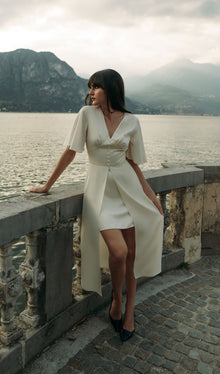 Loose Sleeve Midi Dress With A Train