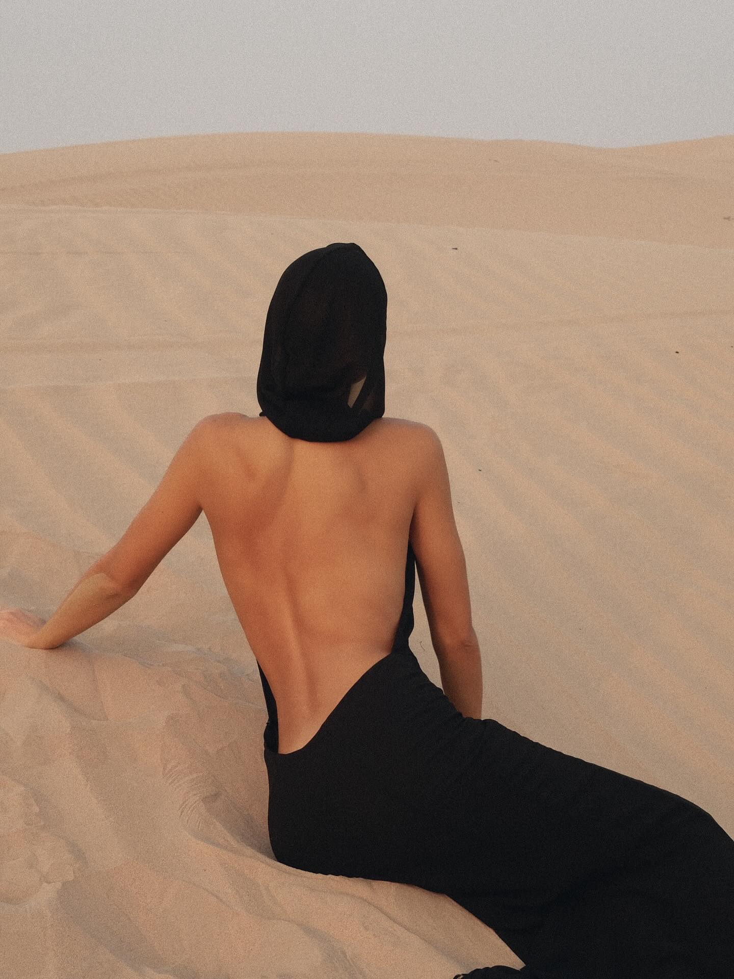 Backless Hooded Chiffon Maxi Dress